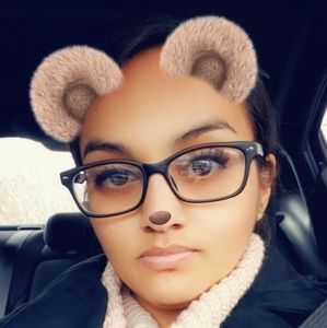 Meet your Posher, Adriana